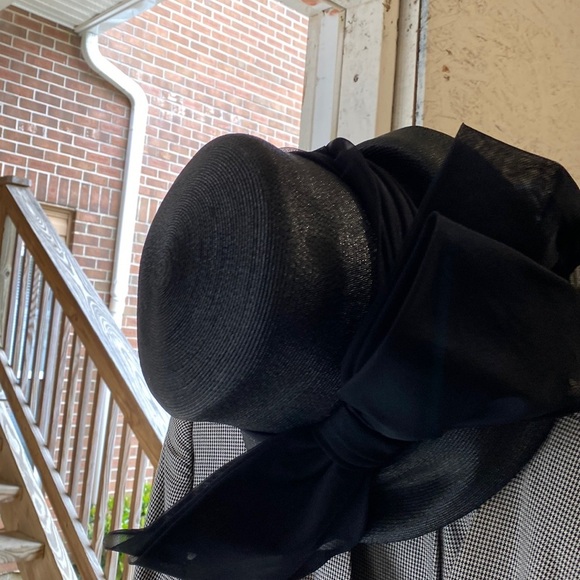 Beautiful full black hat with bow in back main image 7